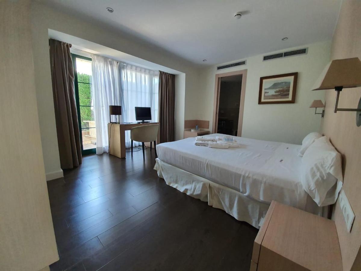 Hotel Mr Les Rotes دينايا المظهر الخارجي الصورة