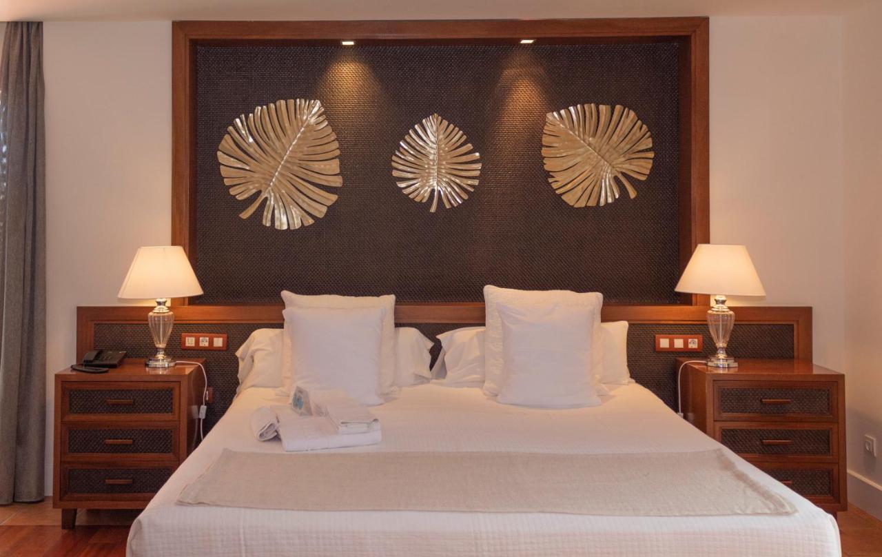 Hotel Mr Les Rotes دينايا المظهر الخارجي الصورة
