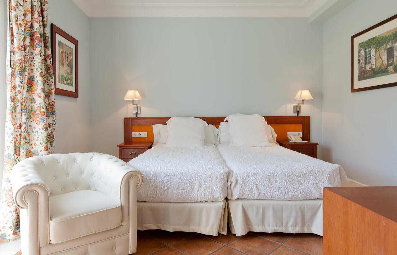 Hotel Mr Les Rotes دينايا المظهر الخارجي الصورة