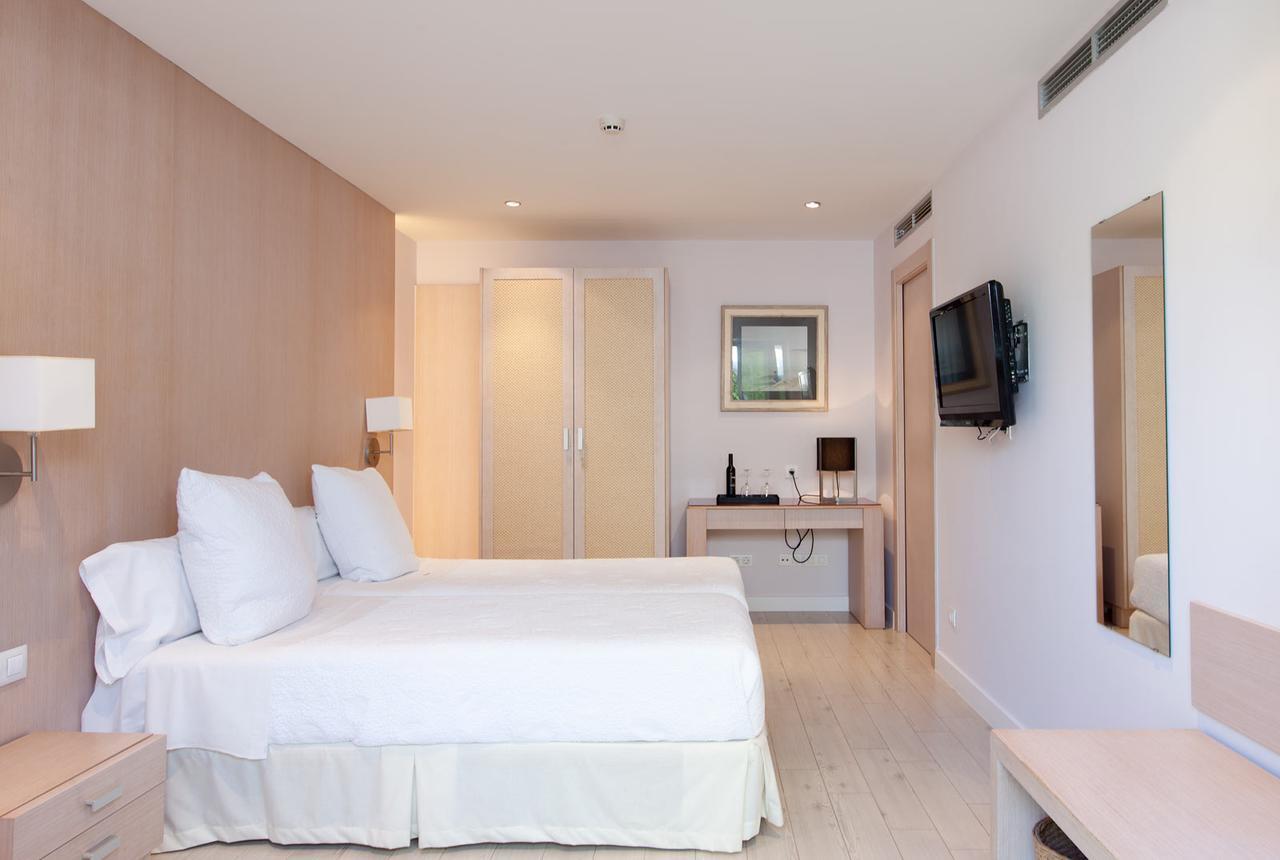 Hotel Mr Les Rotes دينايا المظهر الخارجي الصورة