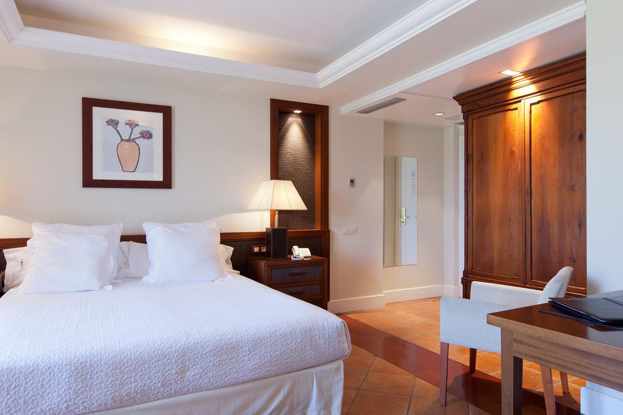 Hotel Mr Les Rotes دينايا المظهر الخارجي الصورة