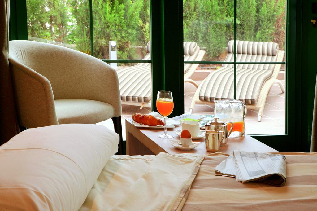 Hotel Mr Les Rotes دينايا المظهر الخارجي الصورة